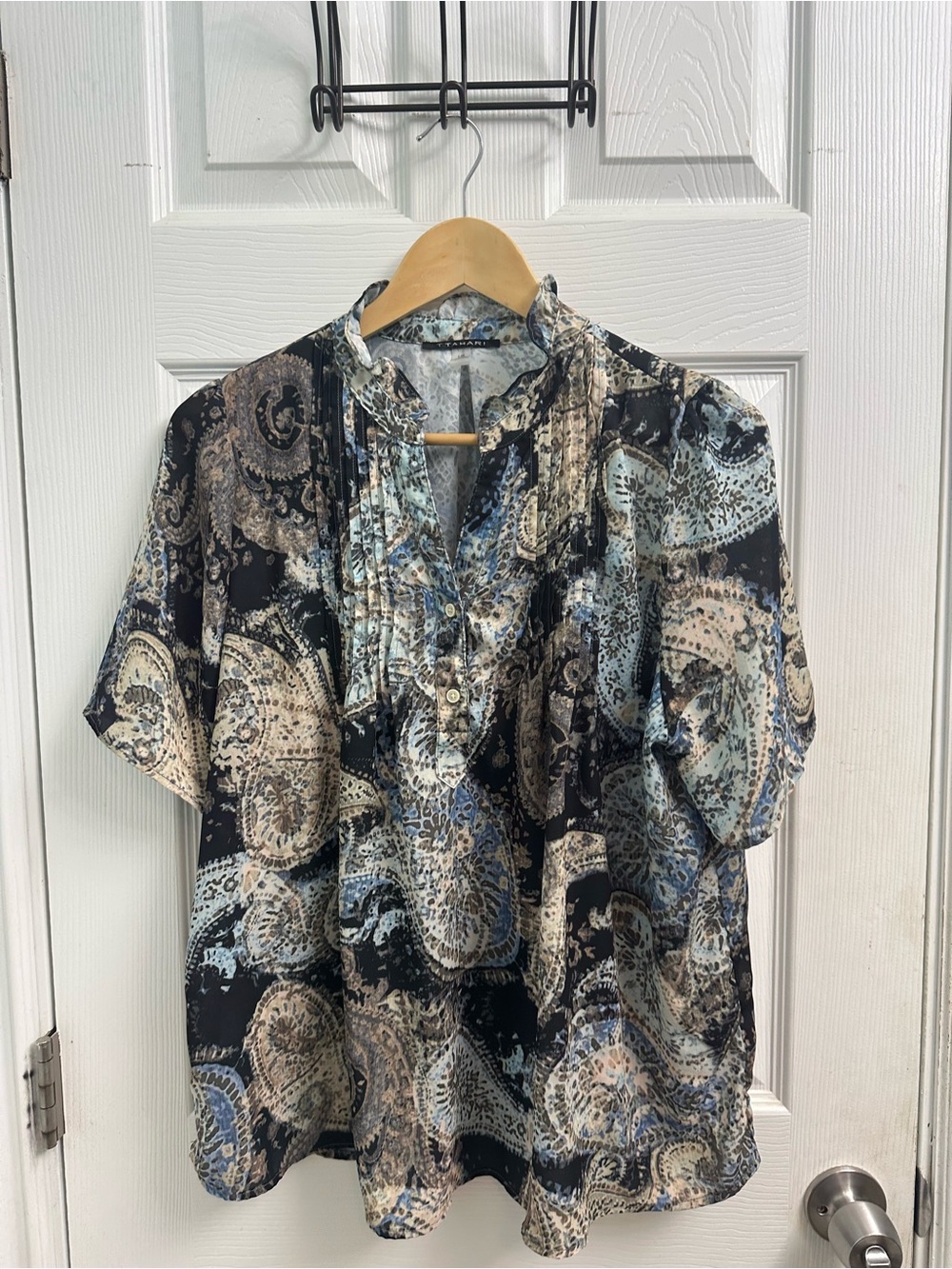 Tahari Blue-Gray Short Sleeve Blouse size L